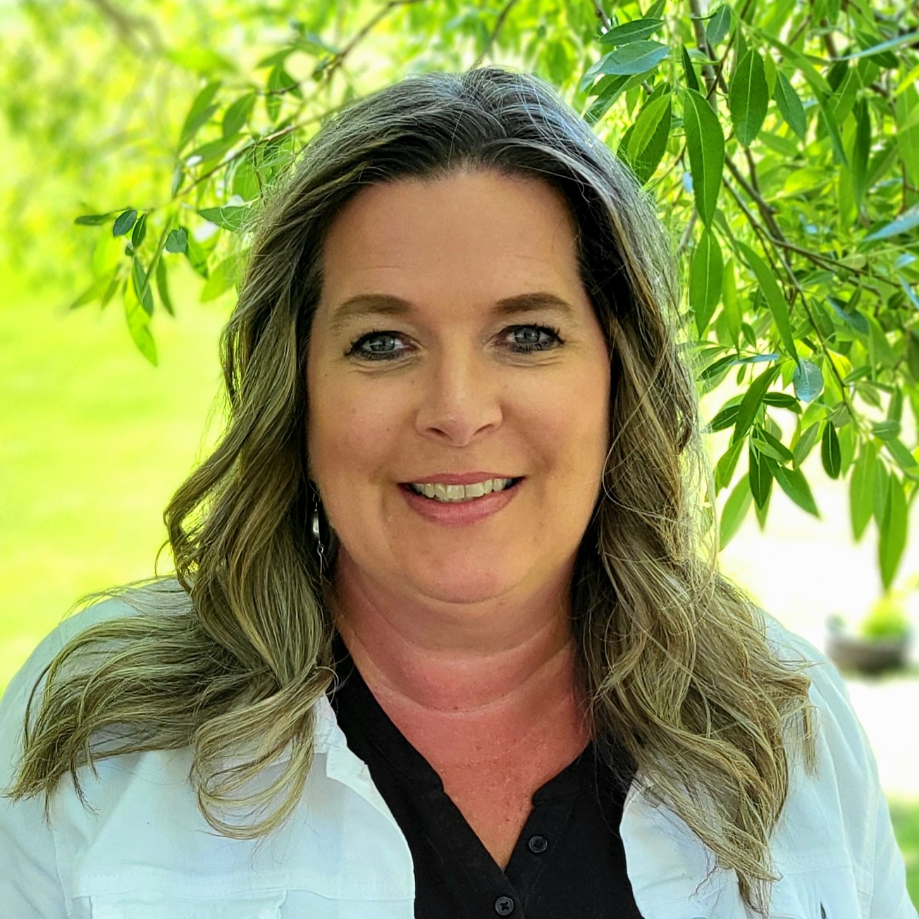 Gaylene Dueck Headshot Dallas Wiebe